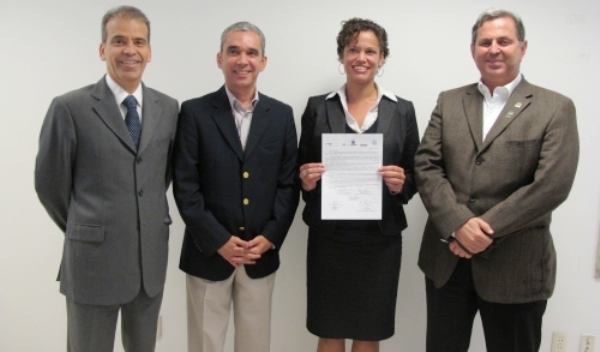 Consulado americano solicita criação de voo Recife-Eua